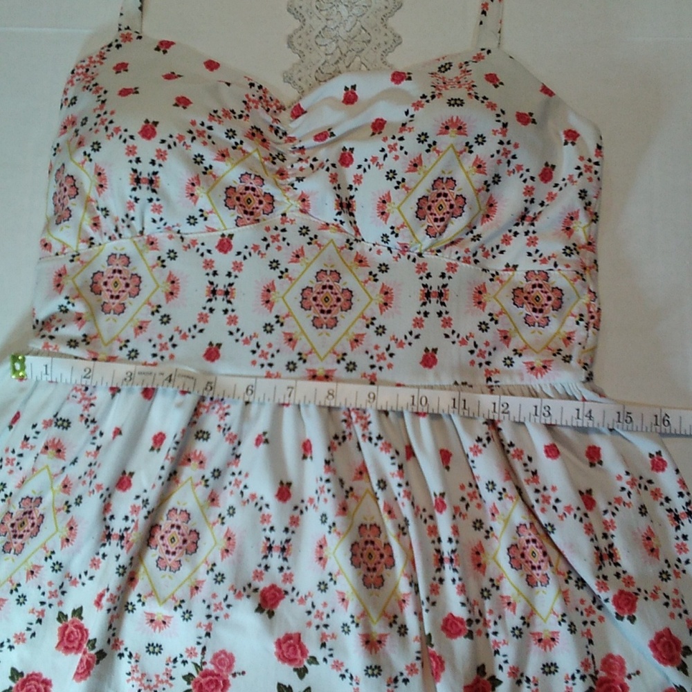 Women's Dress No Boundaries - Picture 4 of 8
